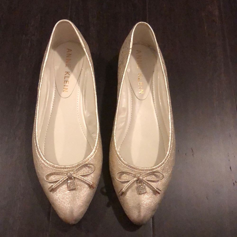 Anne Klein gold flats. Size 8.